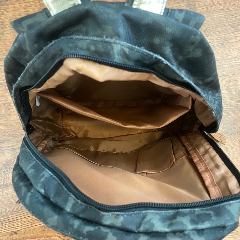 Backpack - CAMO - Picture 4 of 4